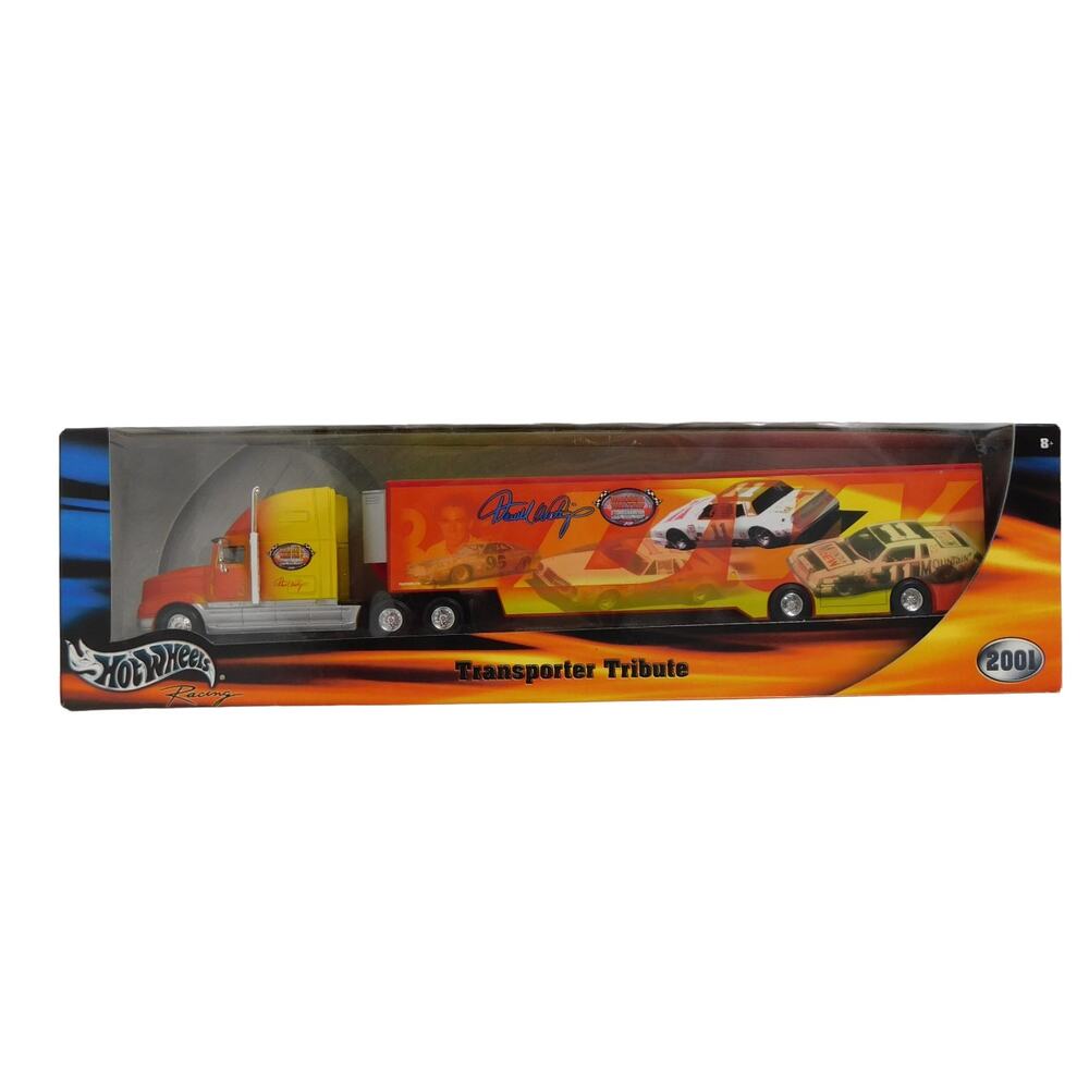 Hot Wheels Darrell Waltrip Nascar Diecast Transporter Semi Truck Vintage 2001